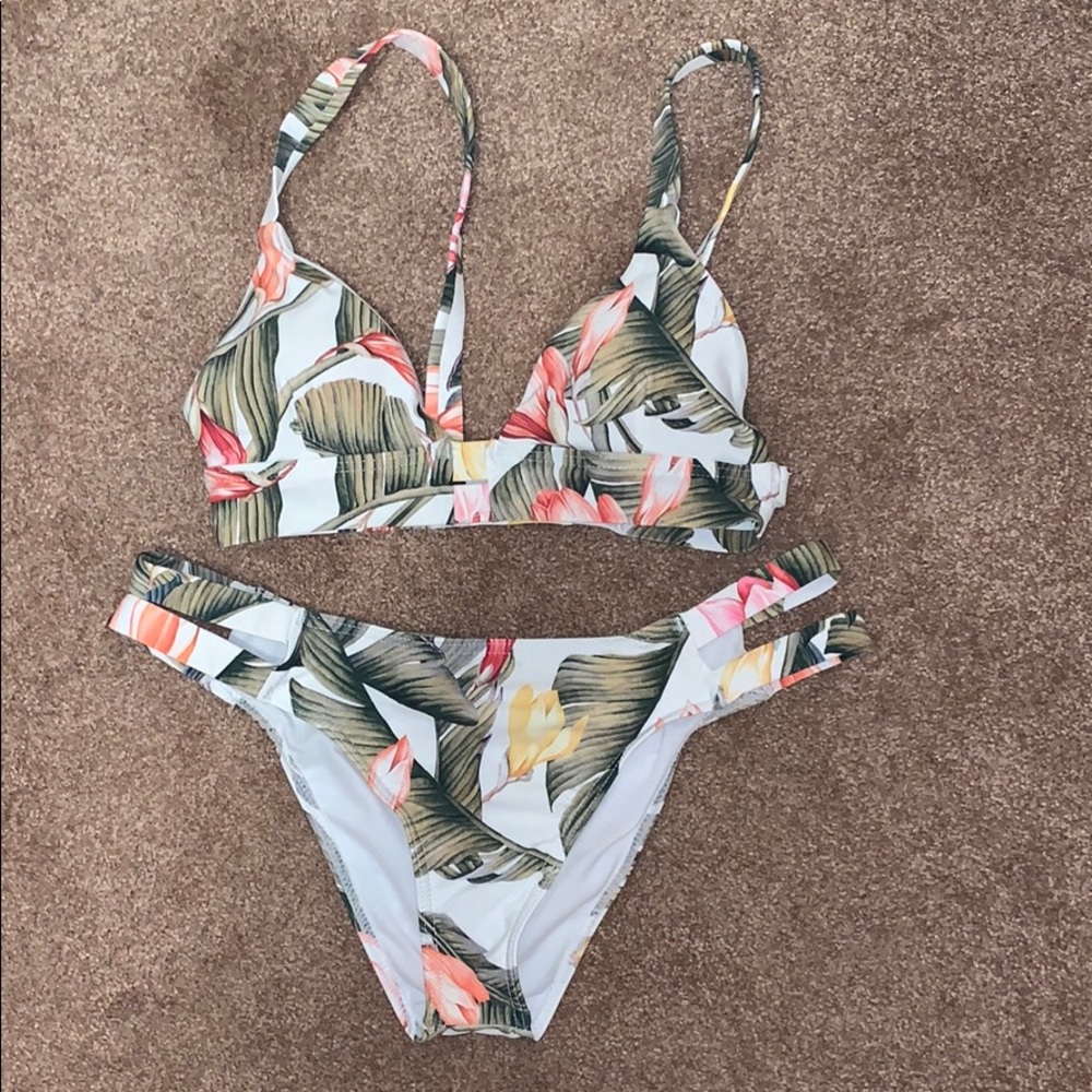 Full Tilt Tropical Triangle Bikini Set